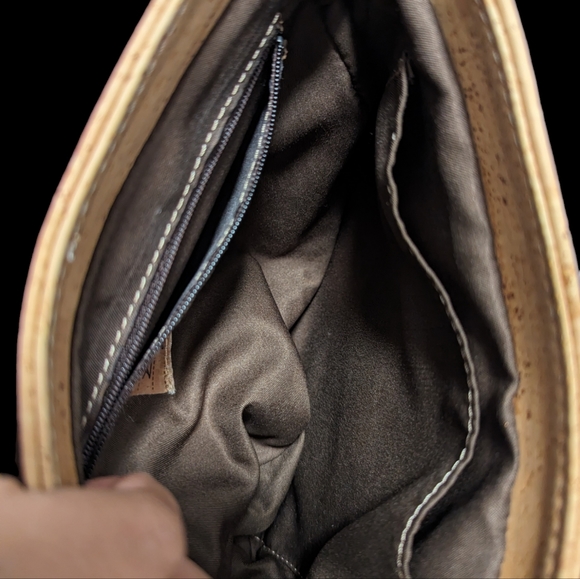 MONDATO cork crossbody bag in EEUC / vegan bag - Picture 2 of 7